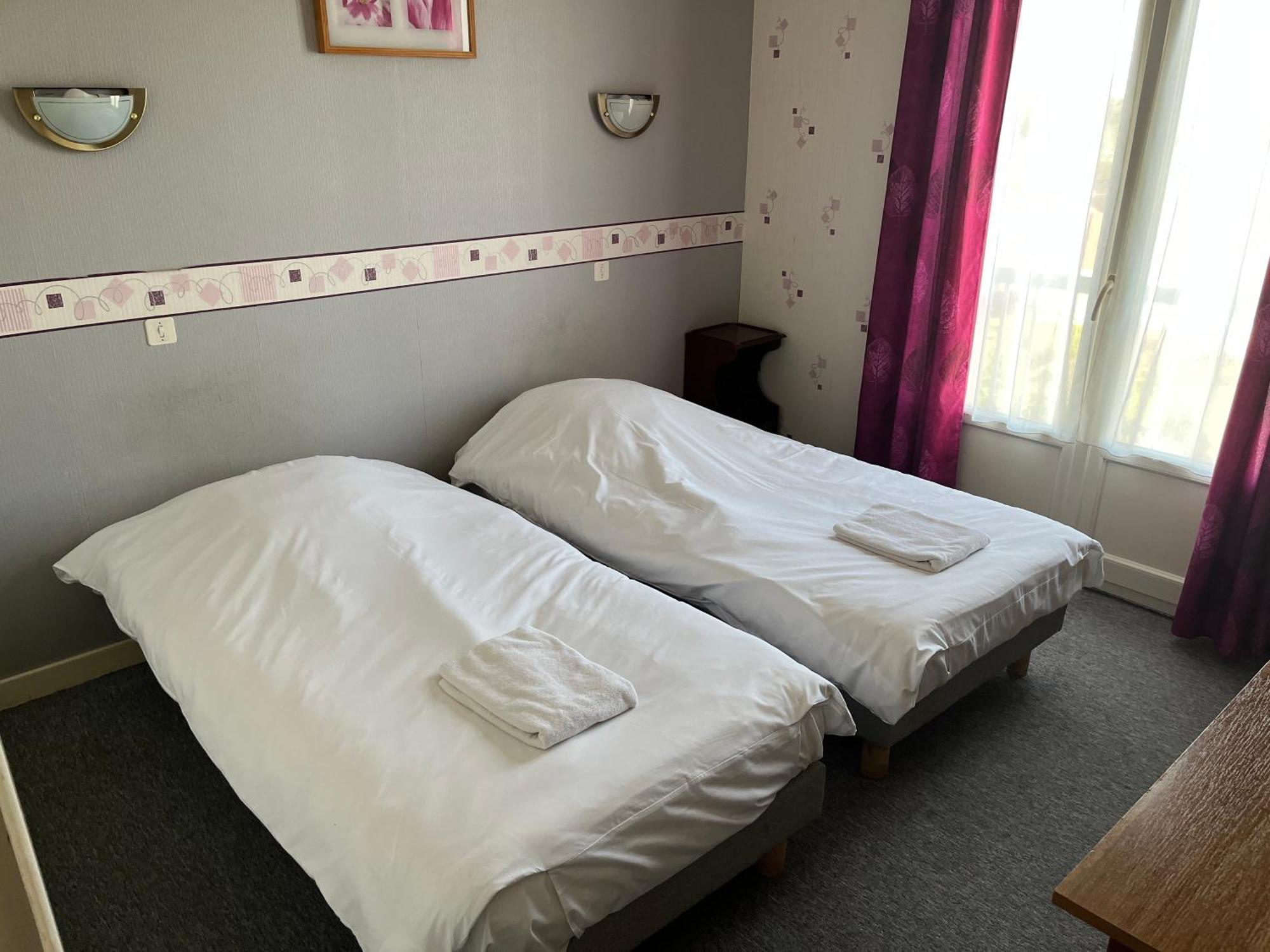 Hotel Le Lyon Vert Commentry Luaran gambar