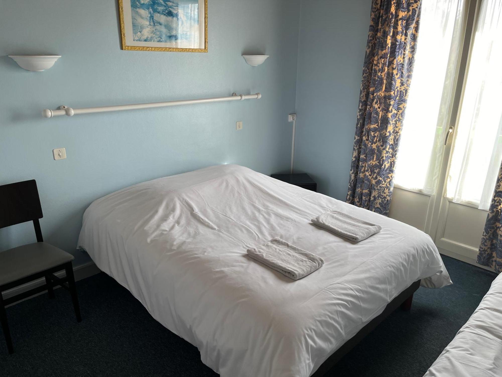 Hotel Le Lyon Vert Commentry Luaran gambar