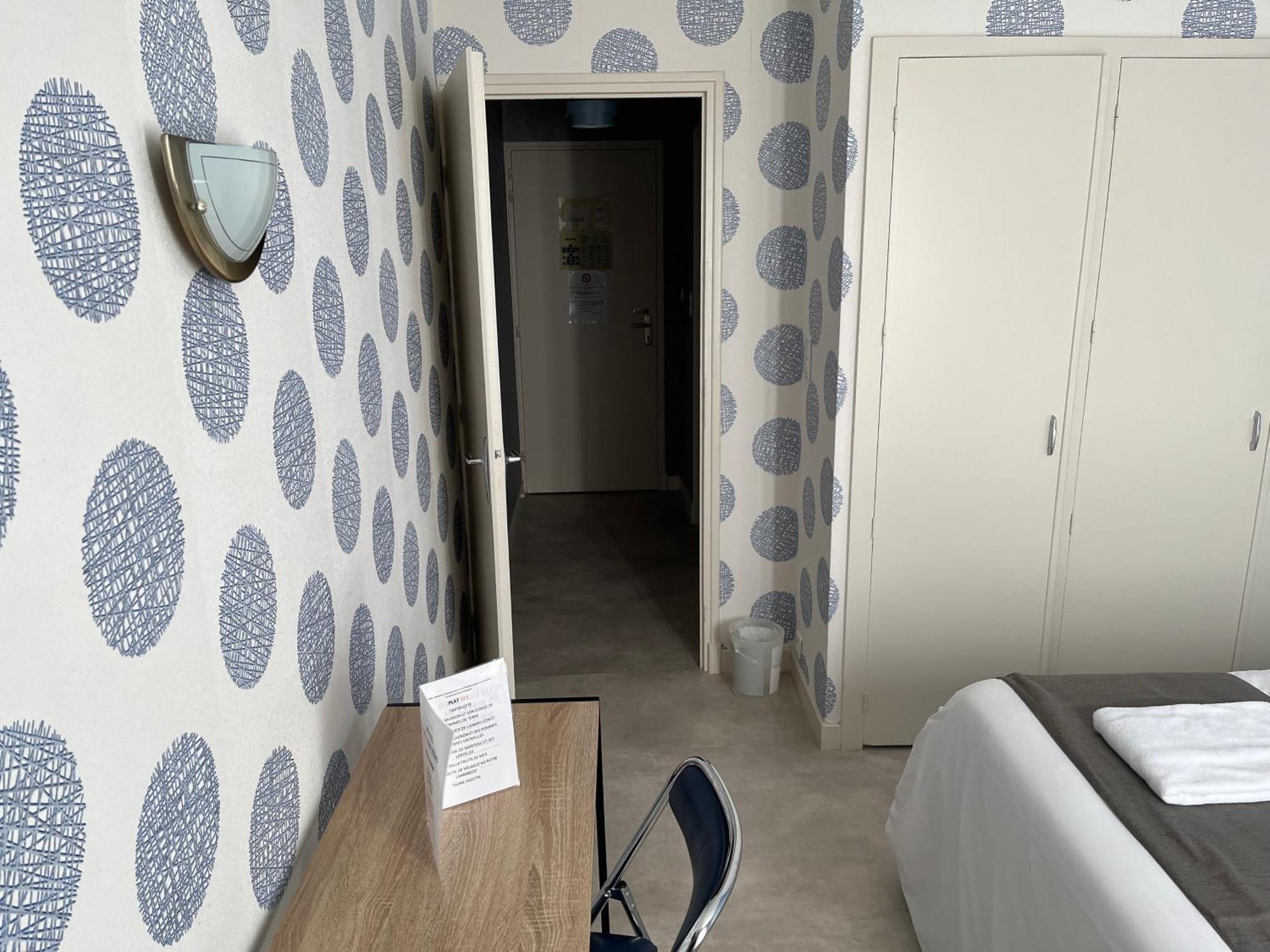 Hotel Le Lyon Vert Commentry Luaran gambar