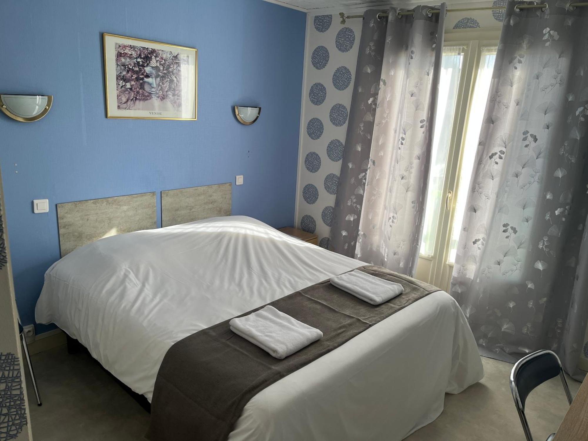 Hotel Le Lyon Vert Commentry Luaran gambar