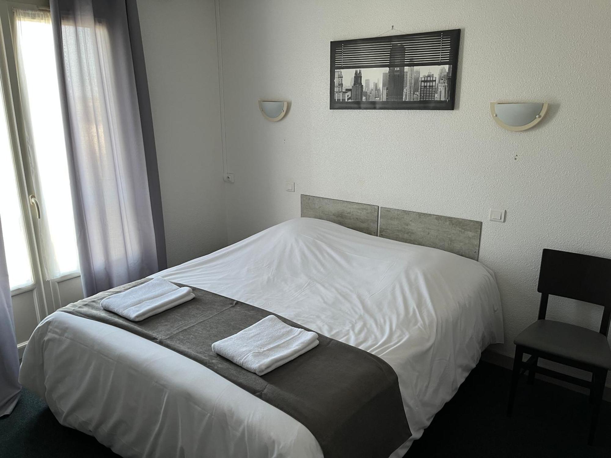 Hotel Le Lyon Vert Commentry Luaran gambar