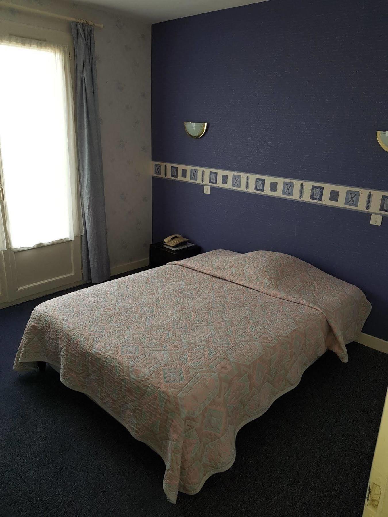 Hotel Le Lyon Vert Commentry Luaran gambar