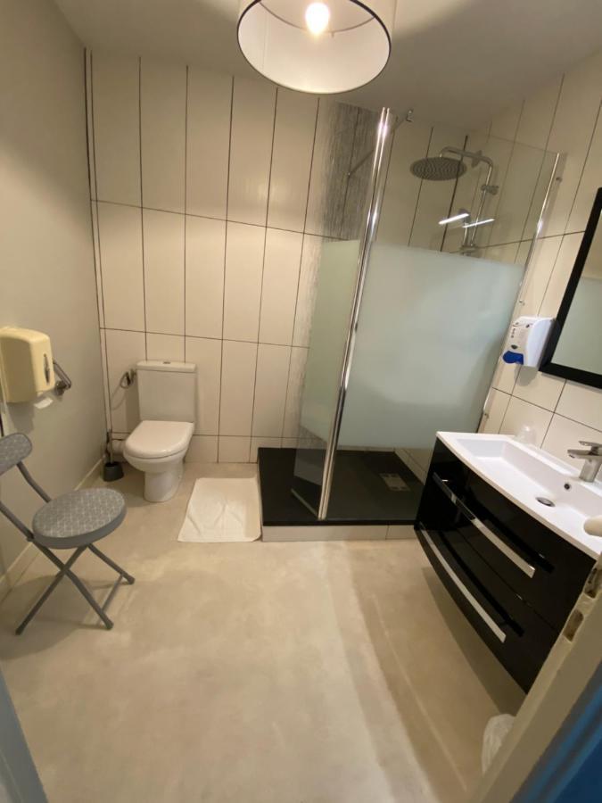 Hotel Le Lyon Vert Commentry Luaran gambar